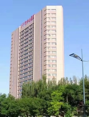 郑州克夫尼生物科技公司是一家专业生产销售理疗电极片的公司，总部位于郑州市。公司拥有先进的生产设备和技术团队。公司生产的理疗电极片、一次性使用电极片、透药电极片、医用超声耦合贴片、理疗用体表电极等